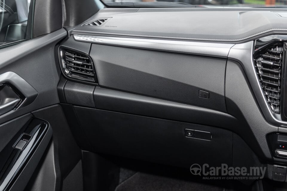 Isuzu D-MAX RG Facelift (2024) Interior