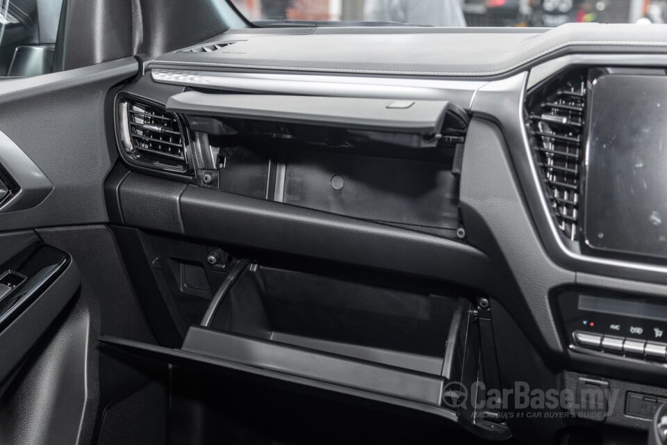 Isuzu D-MAX RG Facelift (2024) Interior