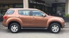 Isuzu MU-X Exterior photo