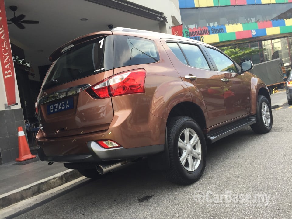 Isuzu MU-X Mk2 (2015) Exterior