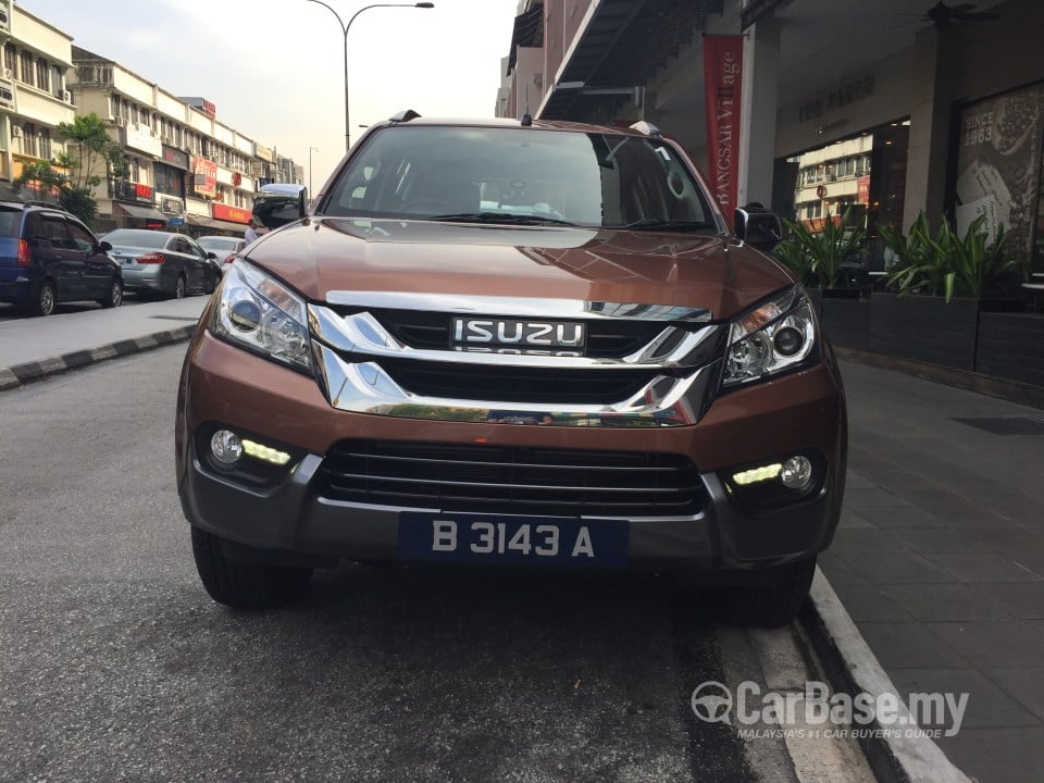 Isuzu MU-X Mk2 (2015) Exterior