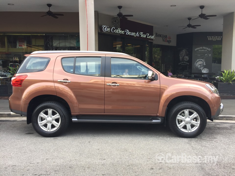 Isuzu MU-X Mk2 (2015) Exterior