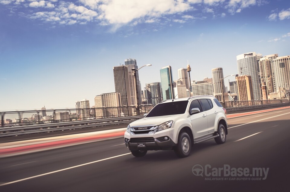 Subaru Outback BN (2015) Exterior