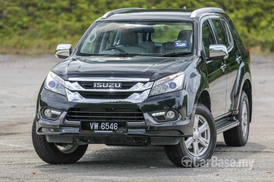 Isuzu MU-X Mk2 (2015) Exterior