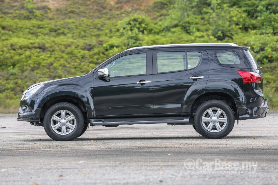 Isuzu MU-X Mk2 (2015) Exterior