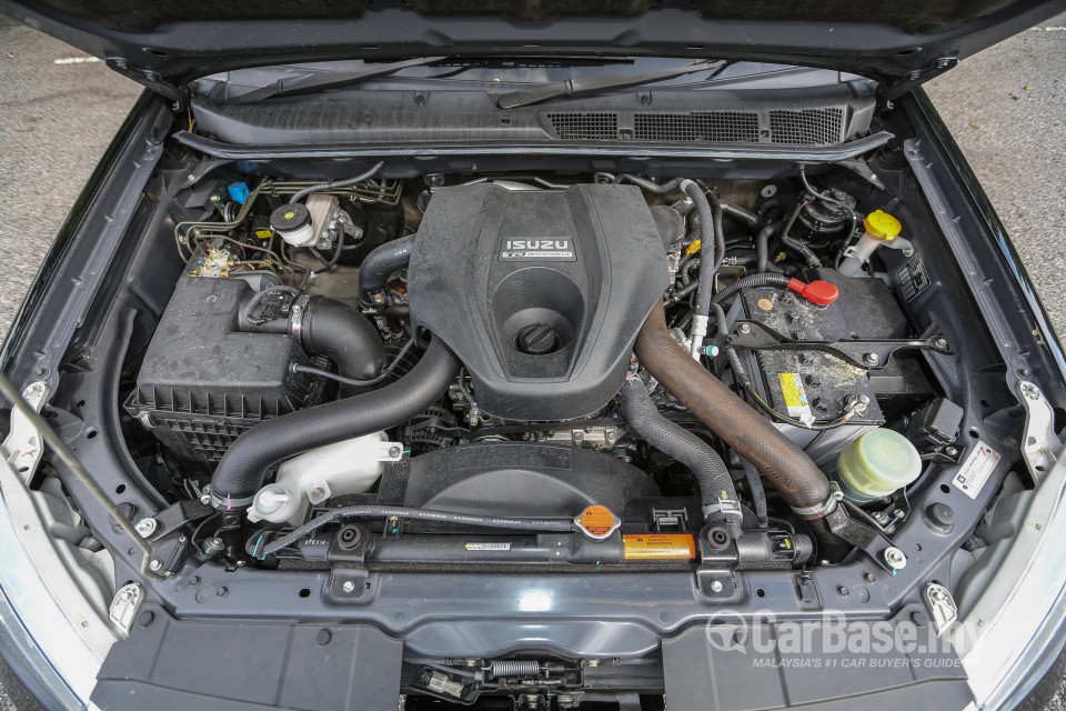 Isuzu MU-X Mk2 (2015) Exterior