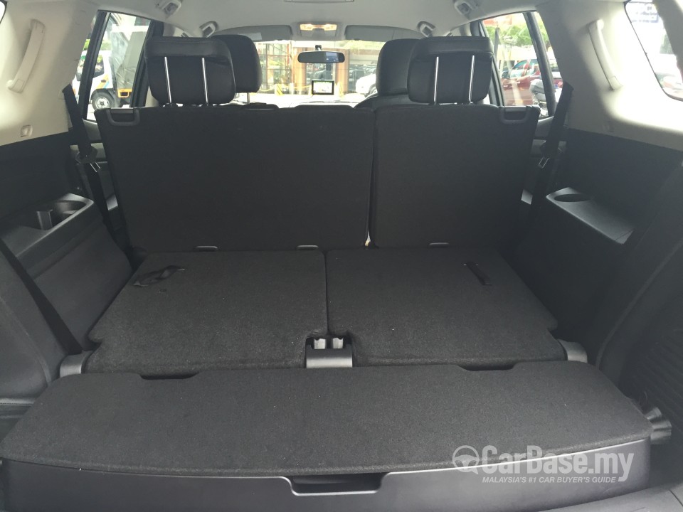Isuzu MU-X Mk2 (2015) Interior