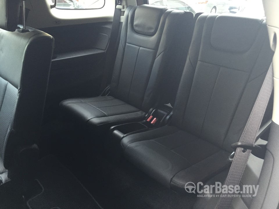 Isuzu MU-X Mk2 (2015) Interior