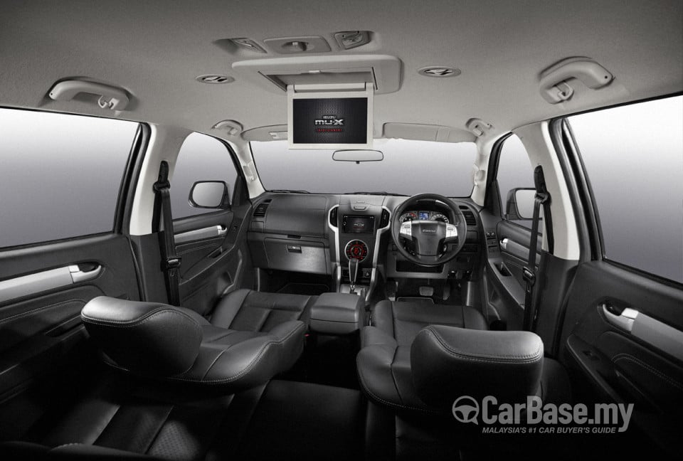 Isuzu MU-X Mk2 (2015) Interior