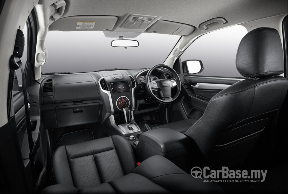 Isuzu MU-X Mk2 (2015) Interior