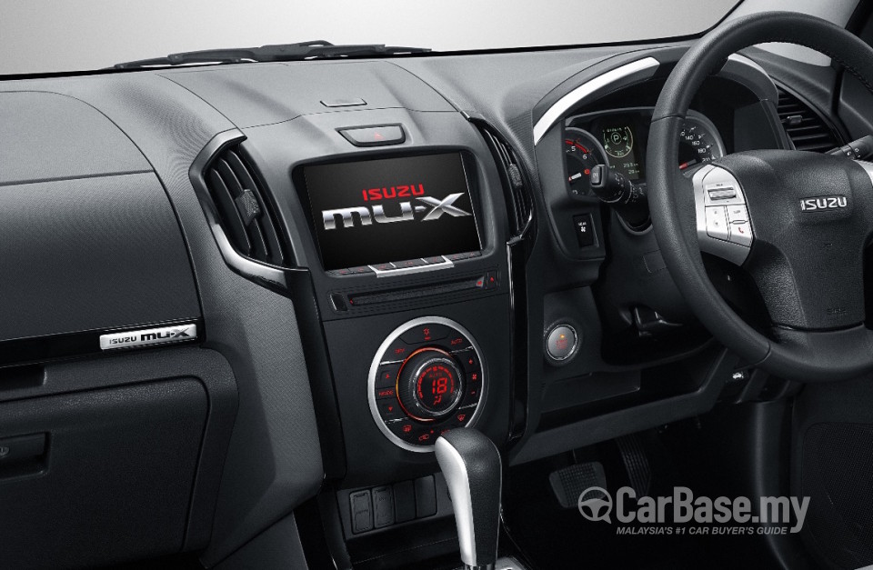 Isuzu MU-X Mk2 (2015) Interior