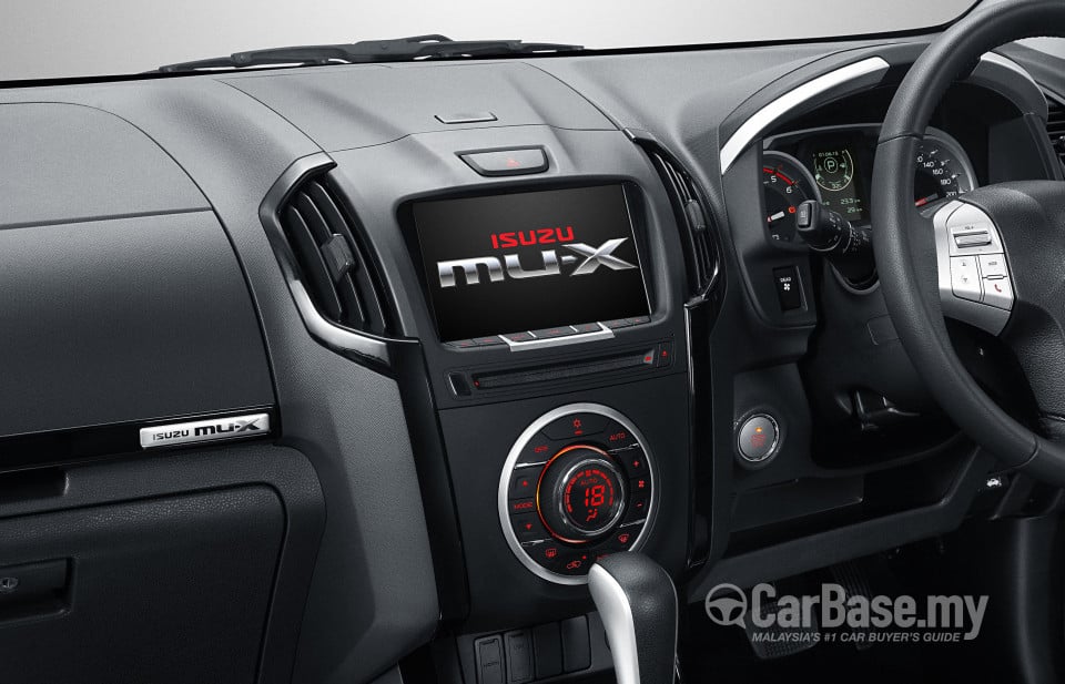 Isuzu MU-X Mk2 (2015) Interior