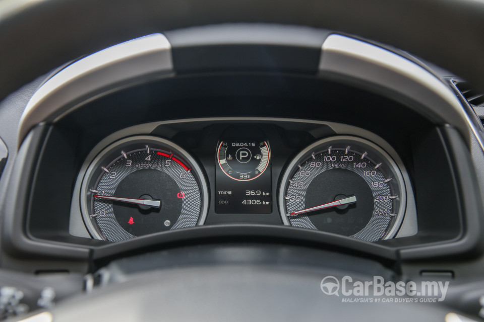 Isuzu MU-X Mk2 (2015) Interior