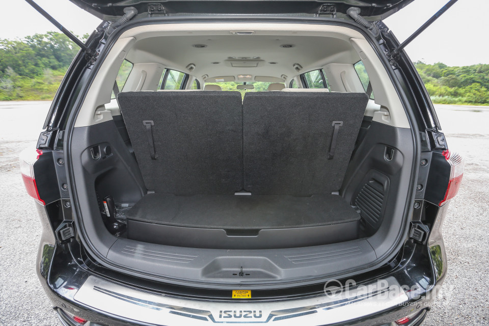 Isuzu MU-X Mk2 (2015) Interior