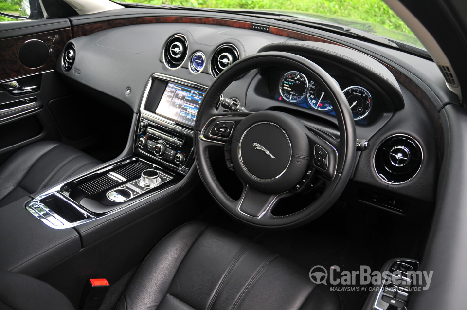 Jaguar XJ X351 (2011) Interior