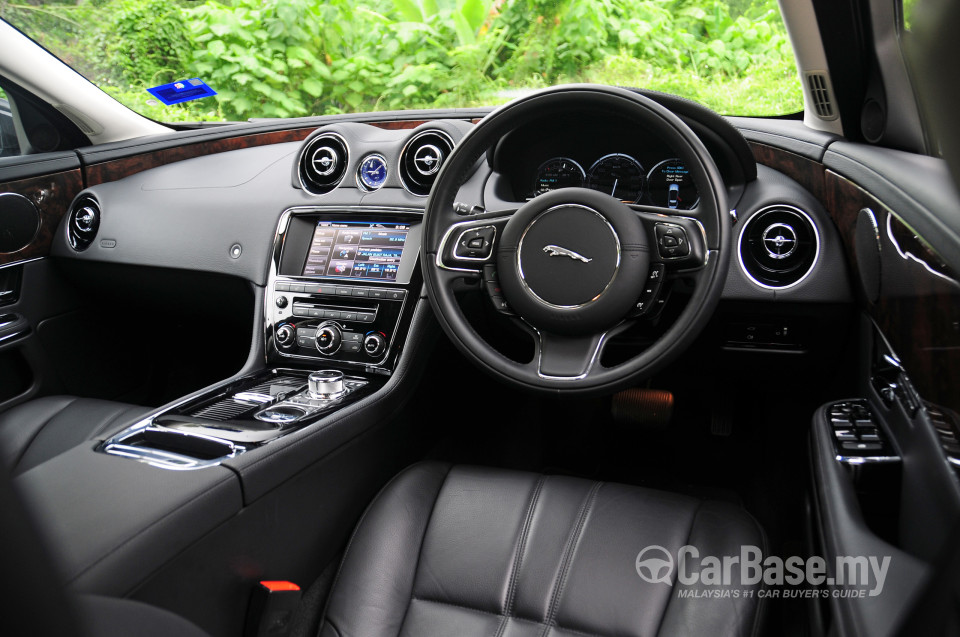 Jaguar XJ X351 (2011) Interior