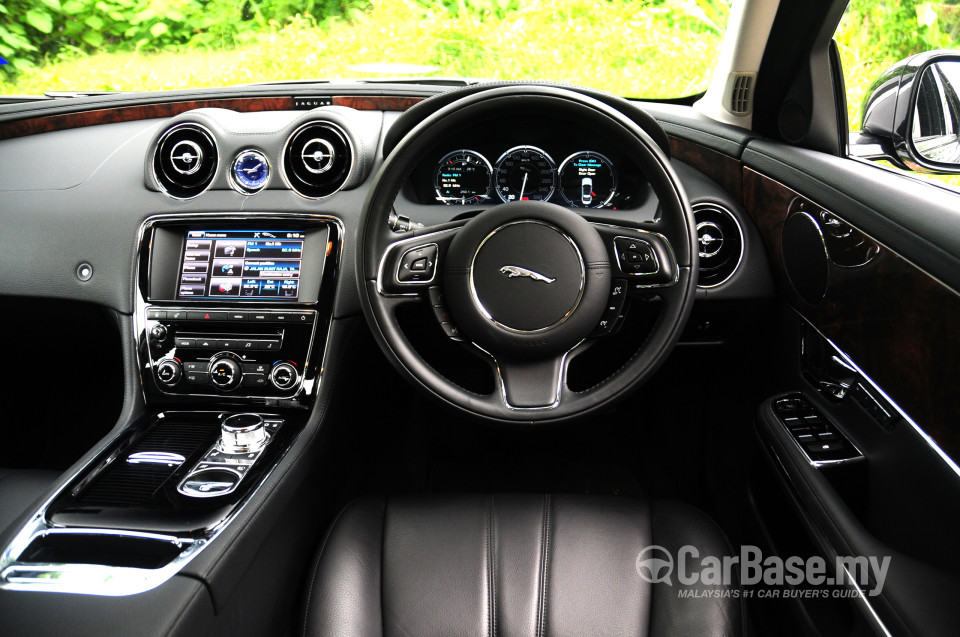Jaguar XJ X351 (2011) Interior
