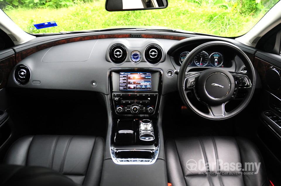 Jaguar XJ X351 (2011) Interior