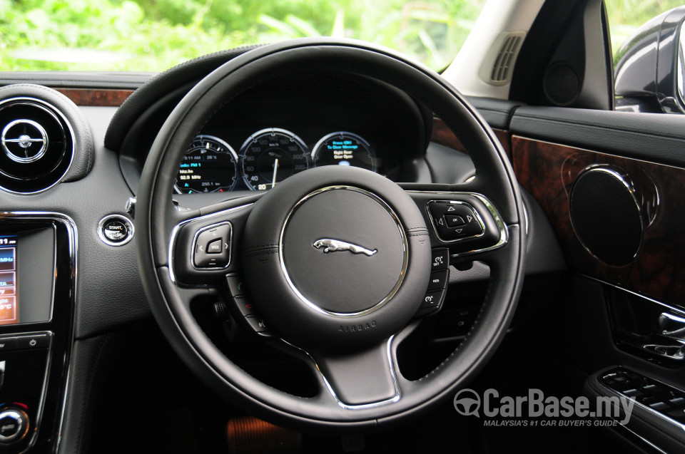 Jaguar XJ X351 (2011) Interior