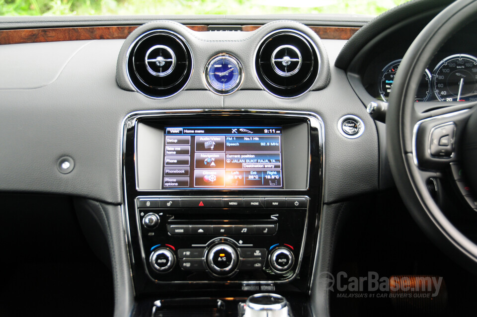 Audi Q5 FY (2019) Interior