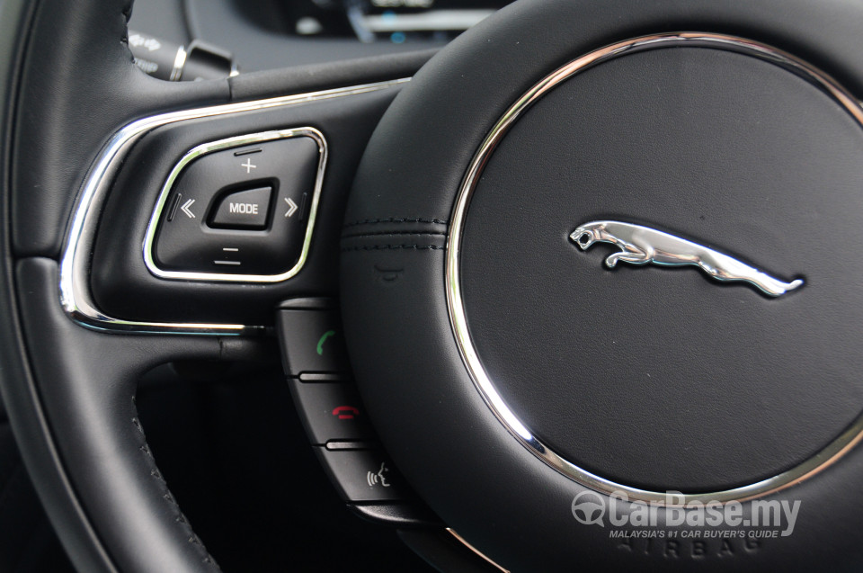 Jaguar XJ X351 (2011) Interior