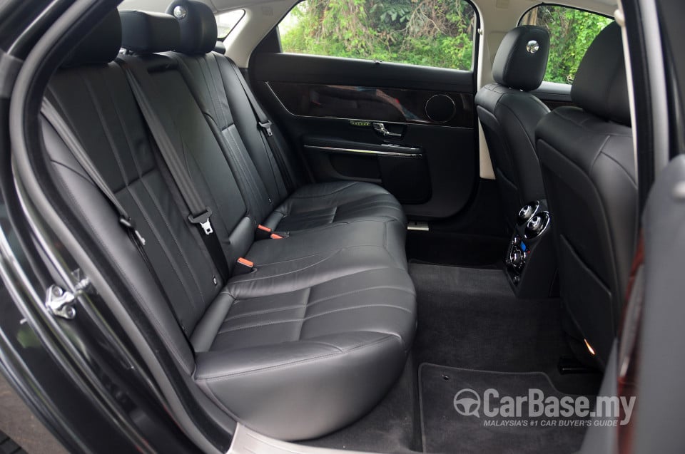 Jaguar XJ X351 (2011) Interior