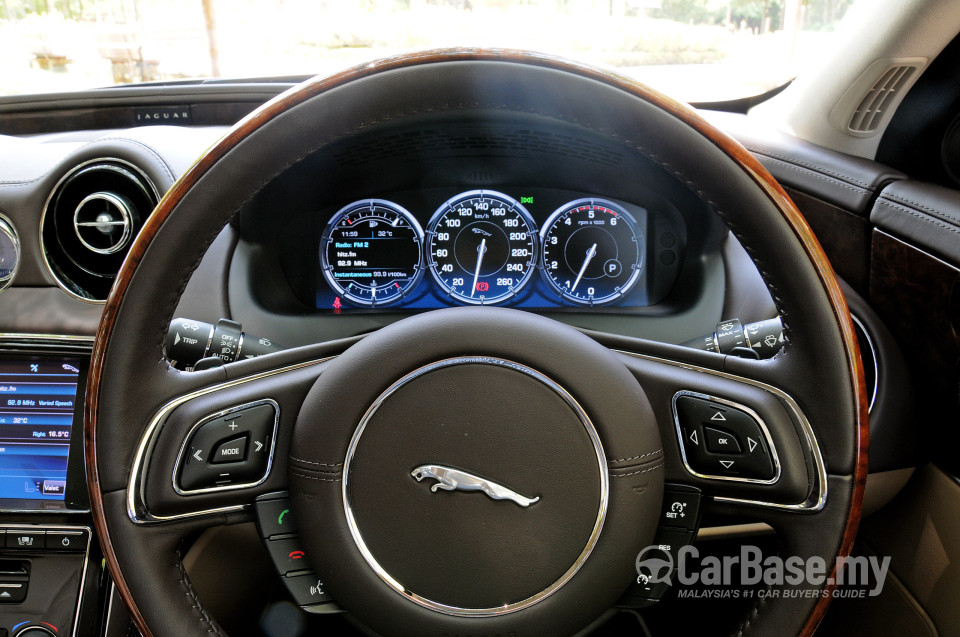 Jaguar XJ X351 (2011) Interior