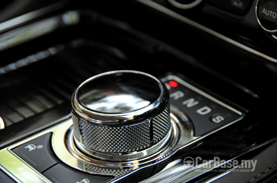 Jaguar XJ X351 (2011) Interior