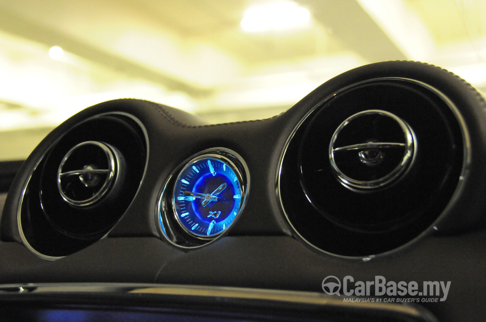 Jaguar XJ X351 (2011) Interior