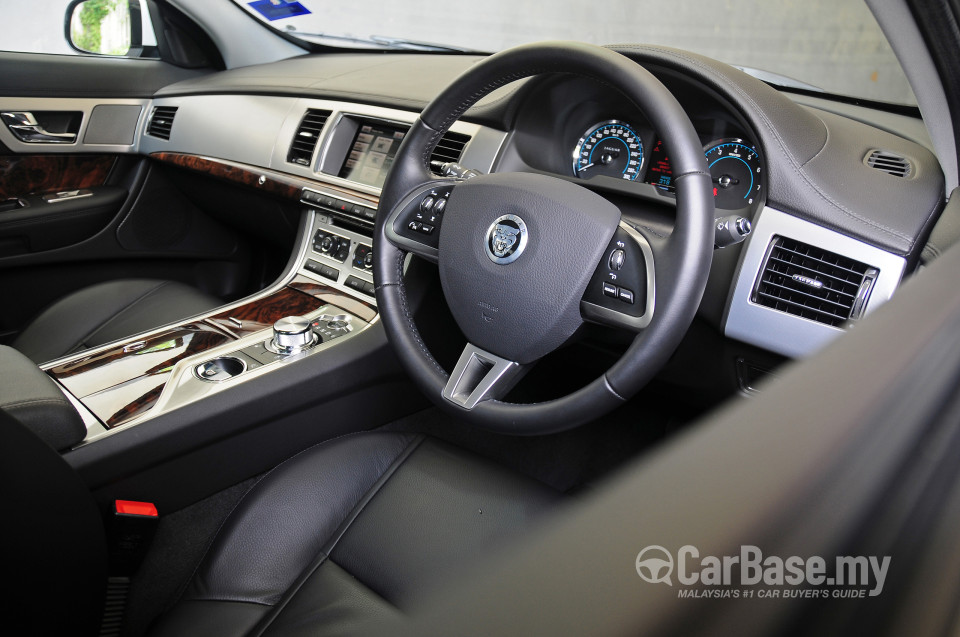 Jaguar XF X250 Facelift (2012) Interior