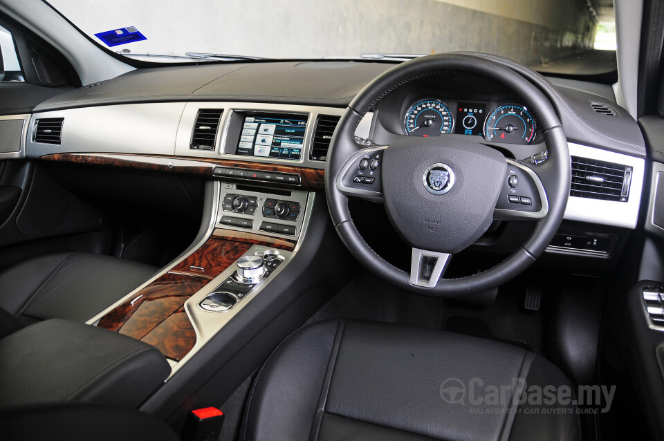 Chevrolet Cruze J300 (2012) Interior