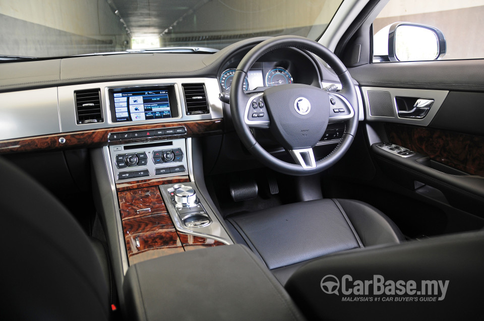 Jaguar XF X250 Facelift (2012) Interior