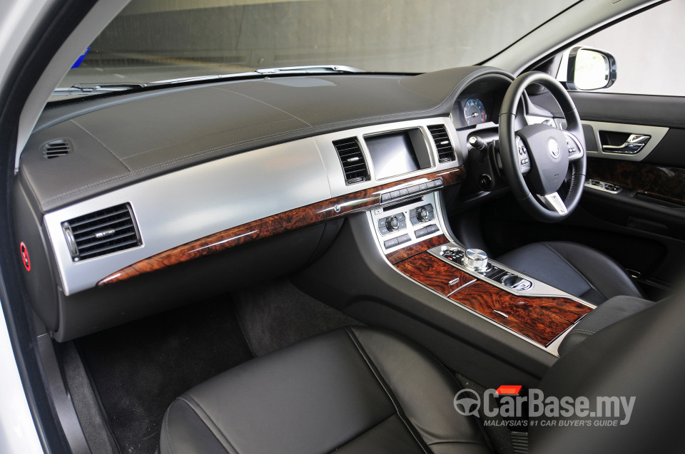 Jaguar XF X250 Facelift (2012) Interior