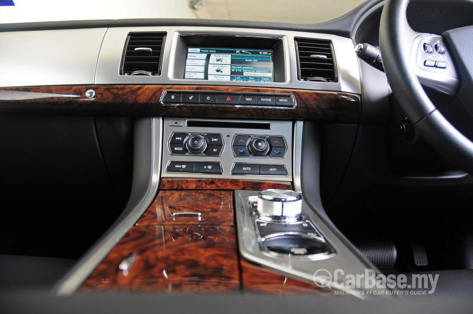 Jaguar XF X250 Facelift (2012) Interior