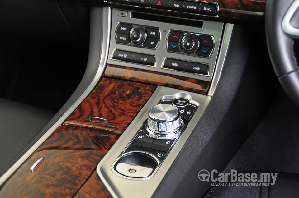 Jaguar XF X250 Facelift (2012) Interior