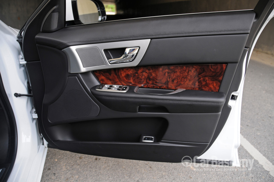 Jaguar XF X250 Facelift (2012) Interior