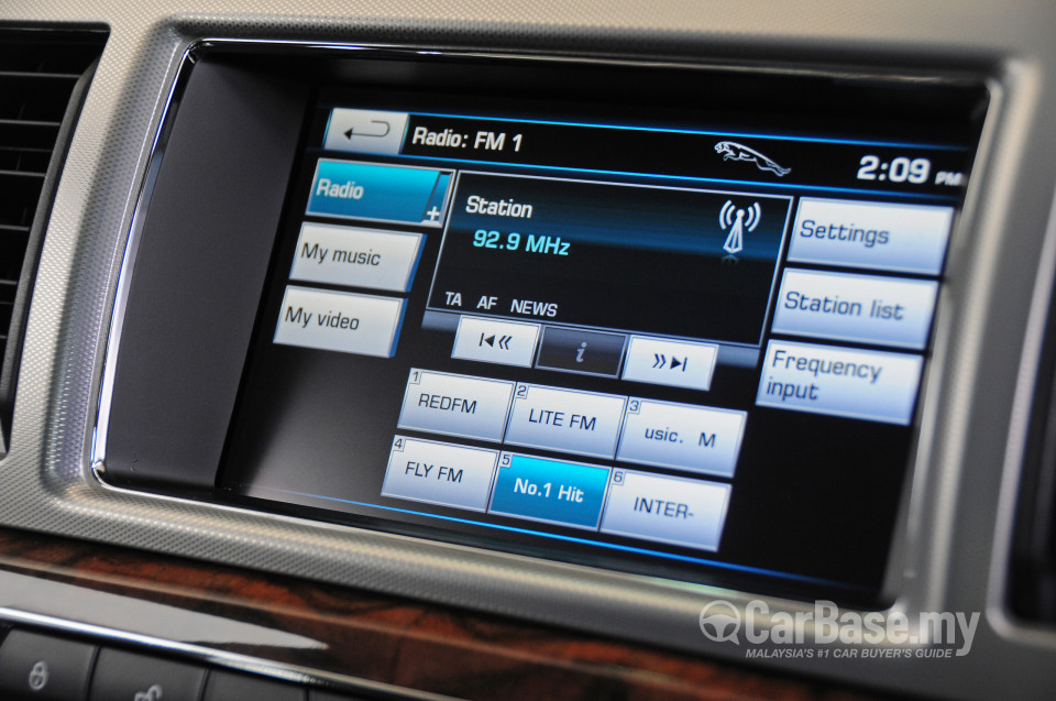 Jaguar XF X250 Facelift (2012) Interior