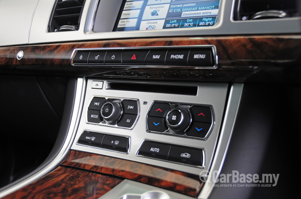 Jaguar XF X250 Facelift (2012) Interior