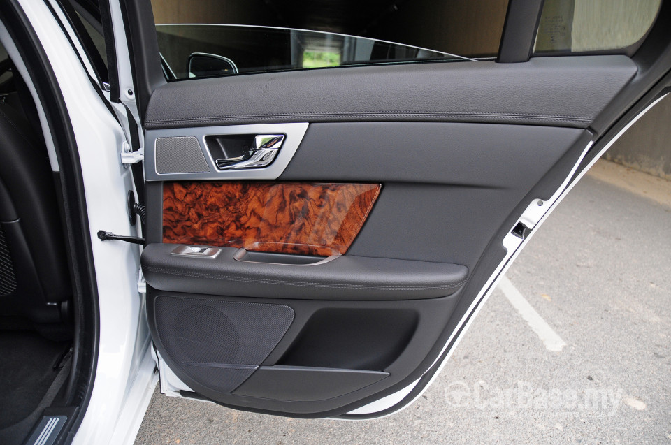 Jaguar XF X250 Facelift (2012) Interior