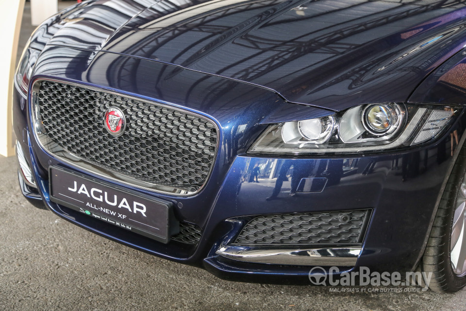 Jaguar XF X260 (2016) Exterior
