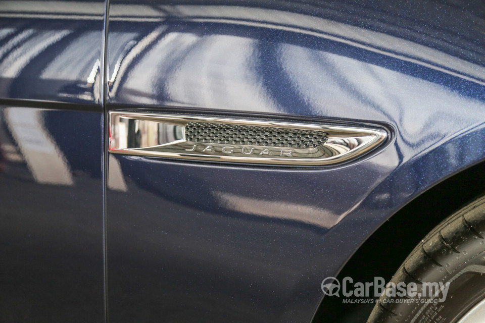Jaguar XF X260 (2016) Exterior