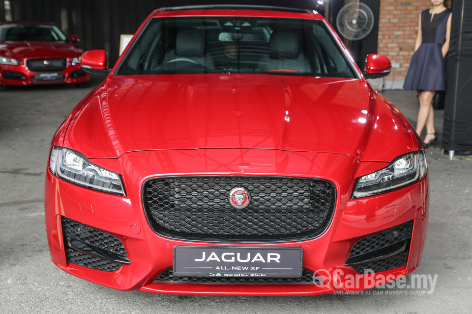 Jaguar XF X260 (2016) Exterior