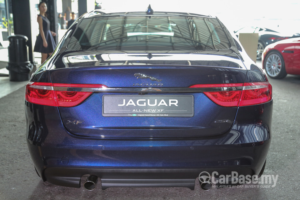 Jaguar XF X260 (2016) Exterior