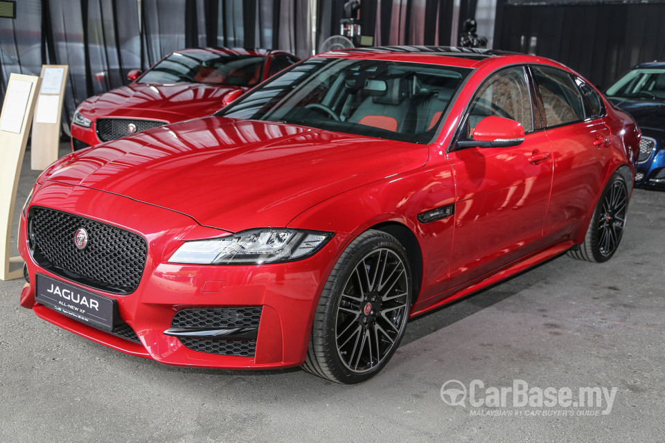 Jaguar XF X260 (2016) Exterior