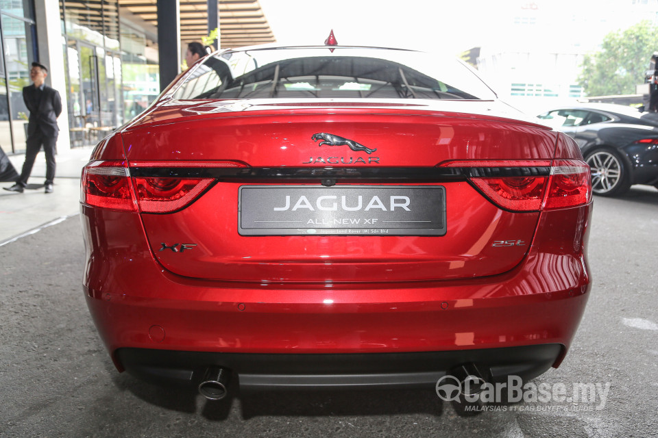 Jaguar XF X260 (2016) Exterior