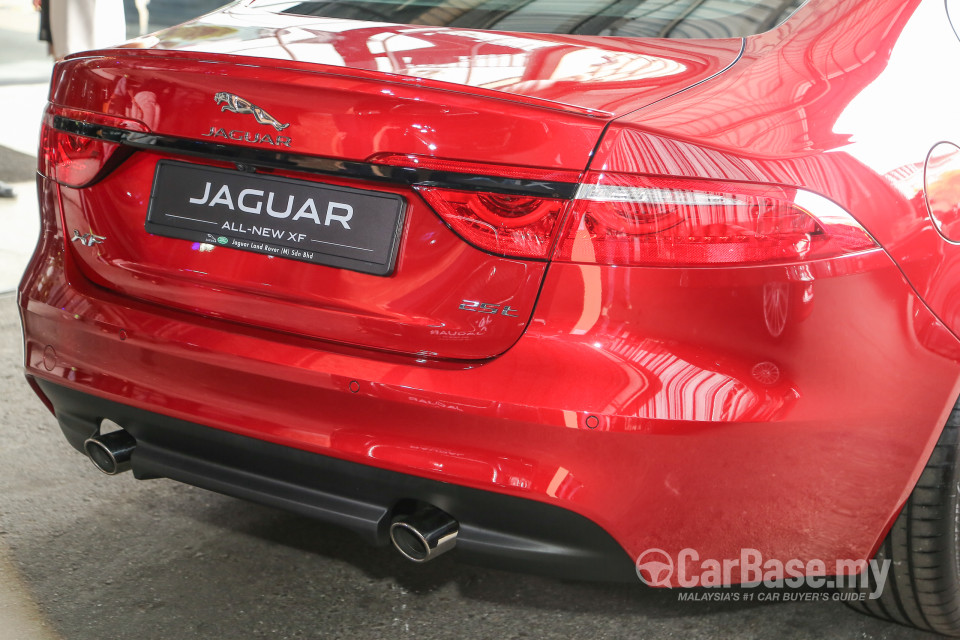 Jaguar XF X260 (2016) Exterior
