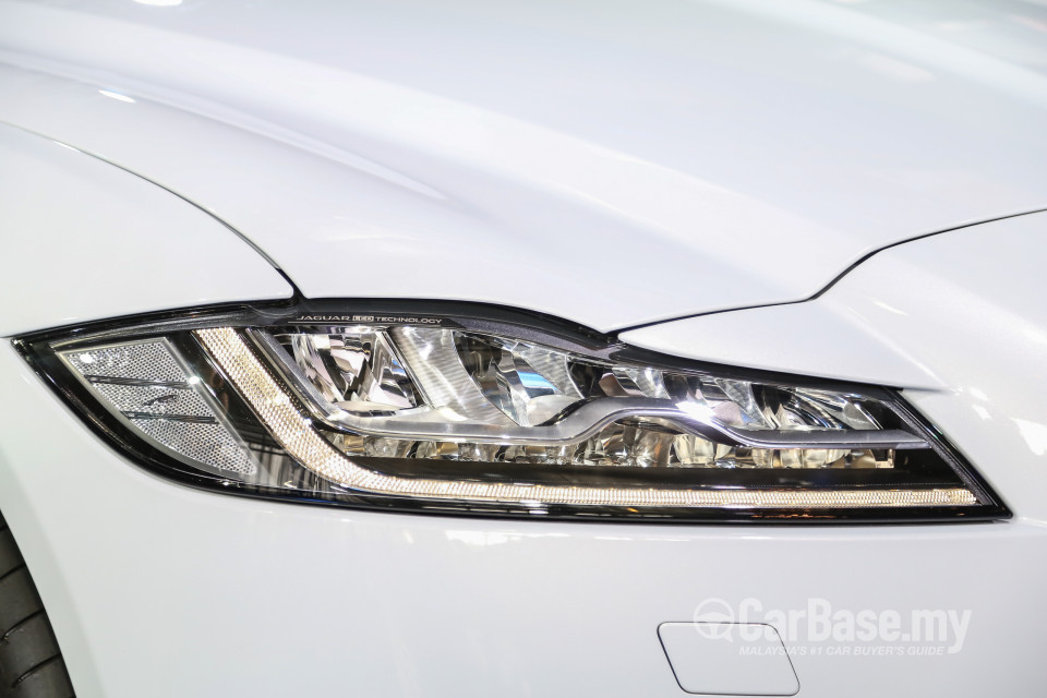 Jaguar XF X260 (2016) Exterior