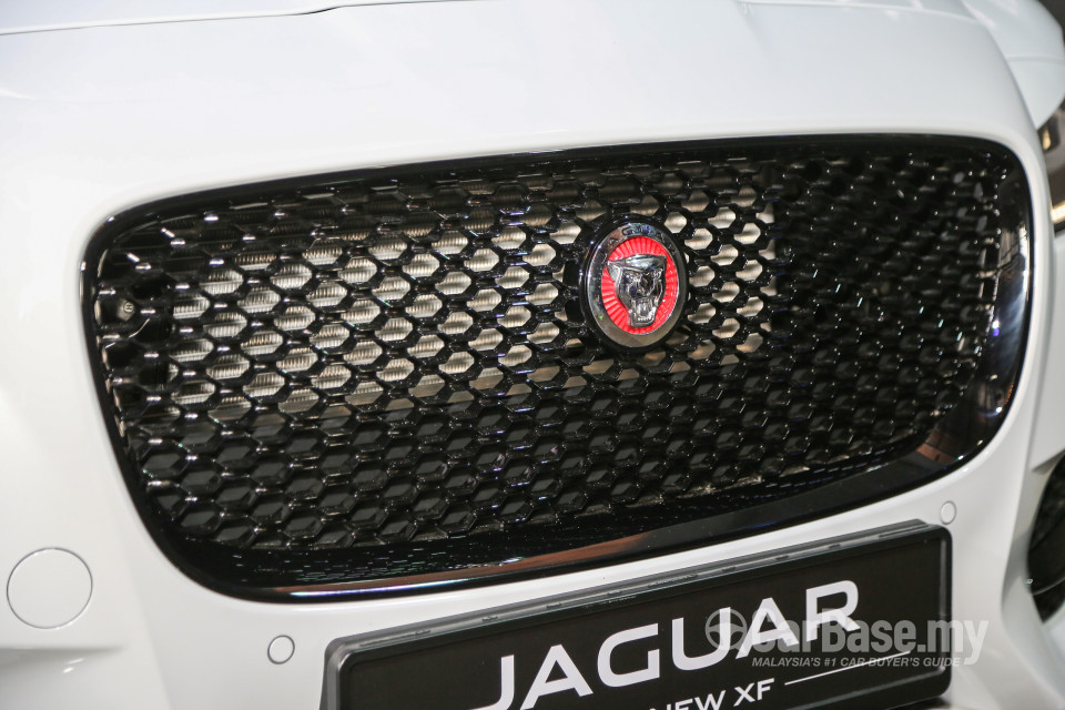 Jaguar XF X260 (2016) Exterior