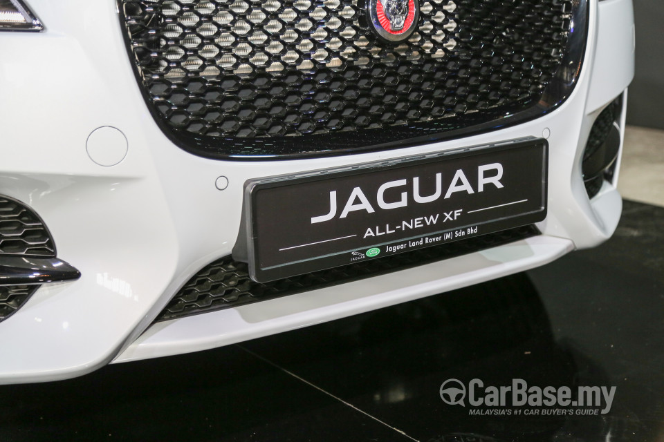 Jaguar XF X260 (2016) Exterior