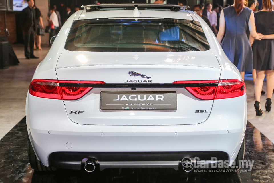 Jaguar XF X260 (2016) Exterior